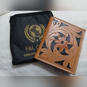 Tan, Medium Sized Men's Leather Wallet. Never Used.